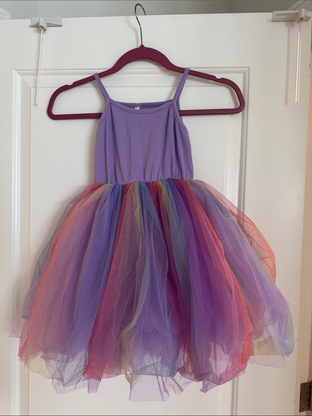 New never worn. Size 5 Girls Lavender Rainbow Tulle  Dress with full skirt!